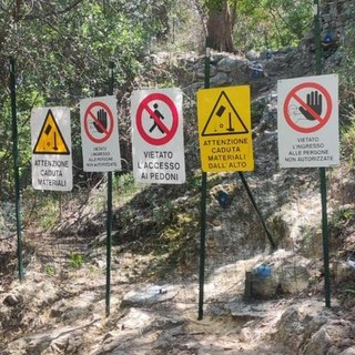 Accesso vietato alla spiaggia di Punta Crena: "Danno noto da 6 anni, perché intervenire prima anziché vietare?"