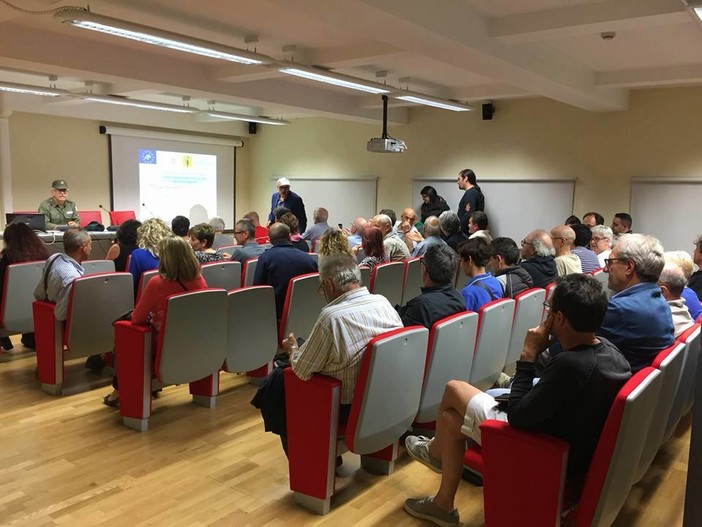 Cairo, la cittadinanza risponde 'presente' alla conferenza sul lupo Cairo, la cittadinanza risponde 'presente' alla conferenza sul lupo