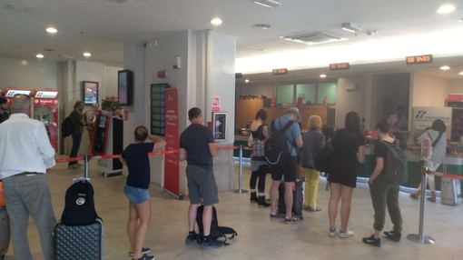 Terremoto a Genova, sospesi i treni tra Brignole e Santa Margherita Terremoto a Genova, sospesi i treni tra Brignole e Santa Margherita