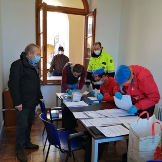 Albenga, distribuita la prima tranche dei buoni spesa