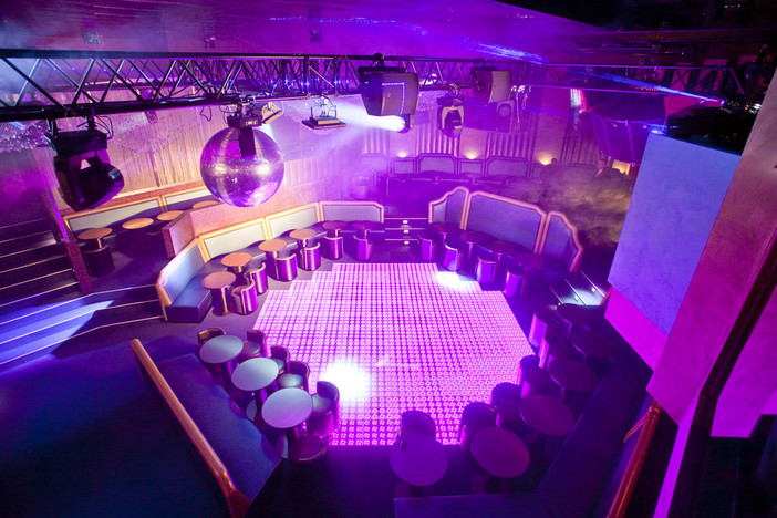 Le discoteche attendono l'ok per i protocolli dal Cts. Ma c'è già chi balla e scatta la rabbia dei gestori