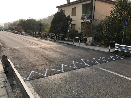 Cosseria, costruito il primo attraversamento pedonale rialzato a Lidora. Il sindaco: "Un passo avanti in termini di sicurezza" Cosseria, costruito il primo attraversamento pedonale rialzato a Lidora. Il sindaco: "Un passo avanti in termini di sicurezza"