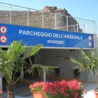 Savona, parcheggio dell'Arsenale: novità sulla gestione degli abbonamenti