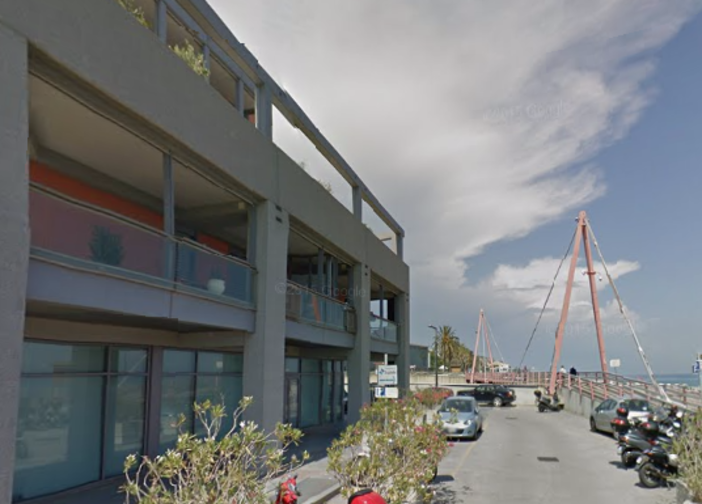 Savona, consegnata busta con polvere sospetta nella sede di Equitalia Savona, consegnata busta con polvere sospetta nella sede di Equitalia
