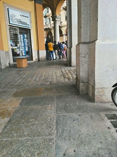 Via Paleocapa a Savona, da strada dello struscio a suk a cielo aperto Via Paleocapa a Savona, da strada dello struscio a suk a cielo aperto