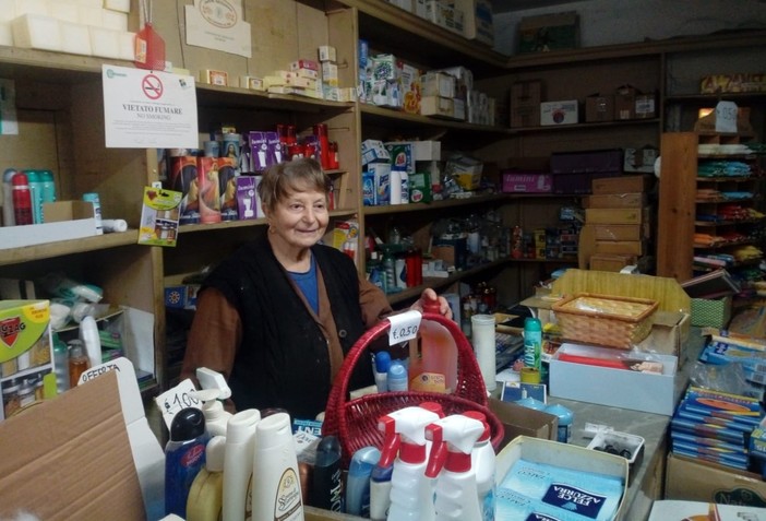 Cairo perde un pezzo di storia: dopo 150 anni chiude l’Emporio Vinotti (FOTO)