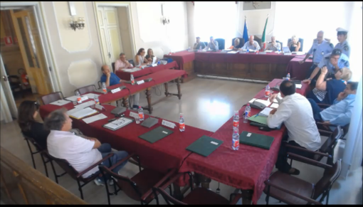 Alassio: Galtieri all'attacco "Consiglio comunale degno di una dittatura"