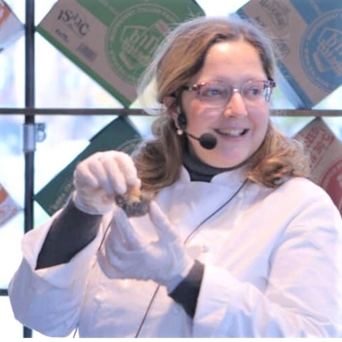 “Di fiore in fiore”: sabato 9 luglio una cena esclusiva del ristorante Cadò di Cosio d’Arroscia “Di fiore in fiore”: sabato 9 luglio una cena esclusiva del ristorante Cadò di Cosio d’Arroscia