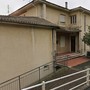 Da struttura decadente a punto di riferimento per l’outdoor. L’ex scuola di Orco ora può rinascere come "Casa della montagna"