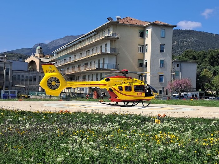 Vendone, escursionista si infortuna durante una camminata: interviene l’elisoccorso