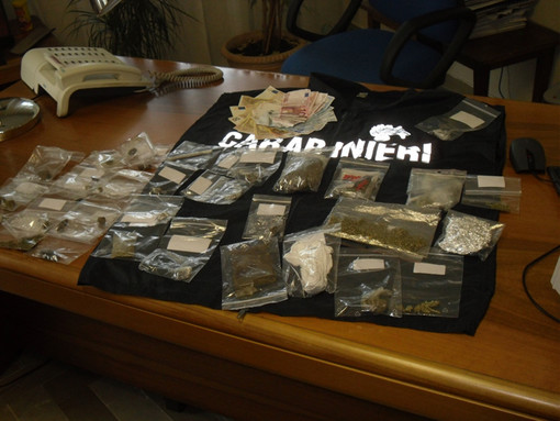 Balla coi Cinghiali: sequestrati 2 hg di hashish e 1,5 hg di marjiuana Balla coi Cinghiali: sequestrati 2 hg di hashish e 1,5 hg di marjiuana