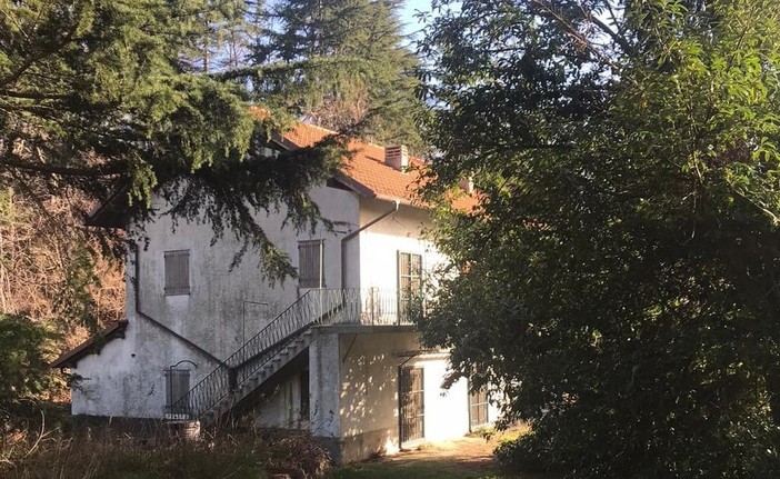Foresta demaniale del Cadibona, sopralluogo dei comuni di Quiliano e Savona. Gli assessori: “Lavoriamo per la riqualificazione” Foresta demaniale del Cadibona, sopralluogo dei comuni di Quiliano e Savona. Gli assessori: “Lavoriamo per la riqualificazione”