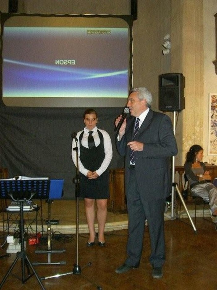 Alassio: ex allievi “Giancardi” nella chiesa Anglicana Alassio: ex allievi “Giancardi” nella chiesa Anglicana