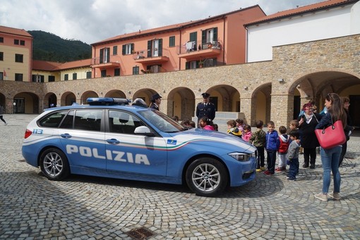 "Settimana della Sicurezza Stradale" con la Polizia Stradale di Albenga "Settimana della Sicurezza Stradale" con la Polizia Stradale di Albenga
