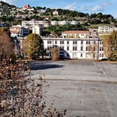 Albenga, potenziali investitori in visita all’ex caserma Piave: parte la fase esplorativa per la possibile riqualificazione