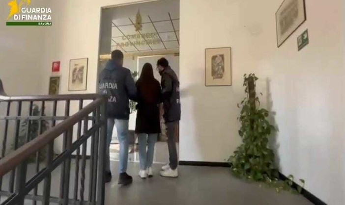 Ex consulente finanziaria froda per oltre 5 milioni di euro, un truffato: "Aveva carpito la mia fiducia in modo molto abile" Ex consulente finanziaria froda per oltre 5 milioni di euro, un truffato: "Aveva carpito la mia fiducia in modo molto abile"