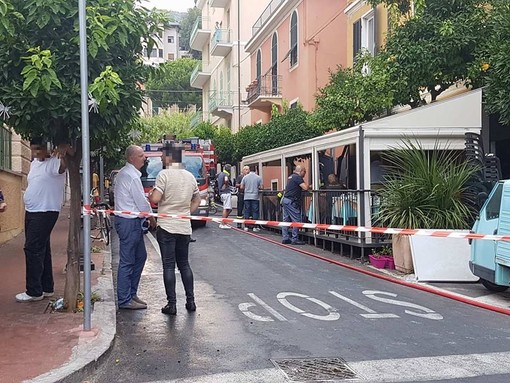 Alassio, parte una fiammata da una bombola di gas: due feriti (FOTO e VIDEO) Alassio, parte una fiammata da una bombola di gas: due feriti (FOTO e VIDEO)