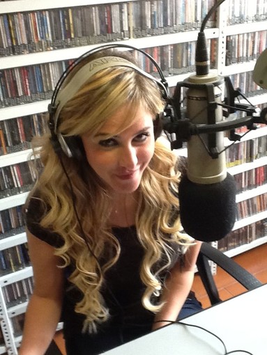 Radio Onda Ligure 101: Elena Ballerini si racconterà ai microfoni radiofonici Radio Onda Ligure 101: Elena Ballerini si racconterà ai microfoni radiofonici