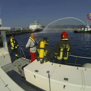 Esercitazione antincendio nel porto di Alassio