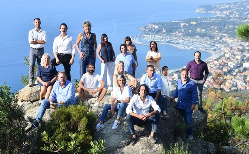 Comunali 2021, la lista "Essere Varazze" si presenta: "Progetto ad ampio raggio: al centro la città" Comunali 2021, la lista "Essere Varazze" si presenta: "Progetto ad ampio raggio: al centro la città"