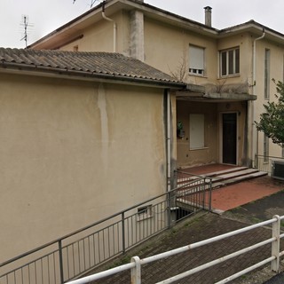 Da struttura decadente a punto di riferimento per l’outdoor. L’ex scuola di Orco ora può rinascere come "Casa della montagna" Da struttura decadente a punto di riferimento per l’outdoor. L’ex scuola di Orco ora può rinascere come "Casa della montagna"
