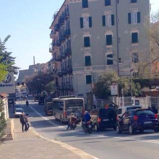 Mezzi dell'Esercito di passaggio a Savona (FOTO e VIDEO) Mezzi dell'Esercito di passaggio a Savona (FOTO e VIDEO)