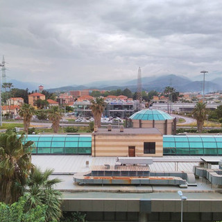 Nella foto: il comando di Polizia Locale nell'ex tribunale di Albenga
