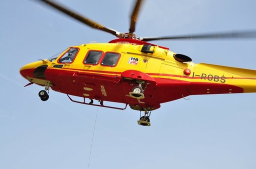 Incidente sulla A6: tre feriti, due trasportati in elisoccorso all’ospedale di Cuneo Incidente sulla A6: tre feriti, due trasportati in elisoccorso all’ospedale di Cuneo