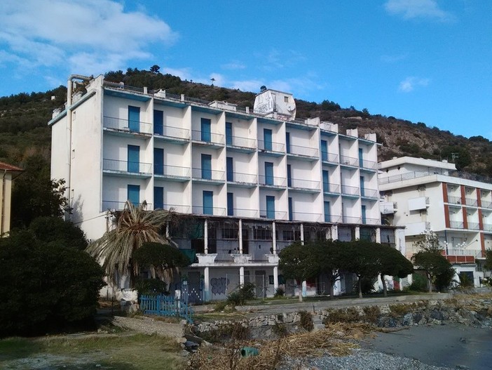 Ceriale, riqualificazione della zona ex Hotel Torelli: quale futuro? Ceriale, riqualificazione della zona ex Hotel Torelli: quale futuro?