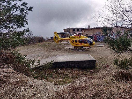 Biker infortunato, soccorsi mobilitati sui sentieri del Melogno: interviene anche l'elisoccorso (FOTO E VIDEO)