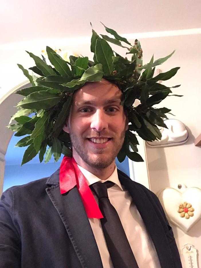 La laurea ai tempi del Coronavirus, corona d'alloro per il consigliere di Albissola Enrico Schelotto (VIDEO)