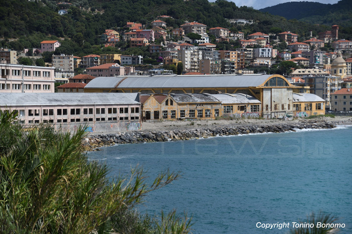 Ex aree Piaggio di Finale, riparte il confronto sulla riqualificazione: in Regione si riunisce il Collegio di Vigilanza Ex aree Piaggio di Finale, riparte il confronto sulla riqualificazione: in Regione si riunisce il Collegio di Vigilanza