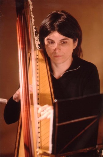 A Toirano il "Duo O'Carolan" il fascino dell'arpa celtica A Toirano il "Duo O'Carolan" il fascino dell'arpa celtica