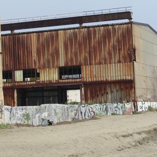 Savona, passeggiata a mare, lo spazio degli ex Solimano come deposito dei materiali per il cantiere
