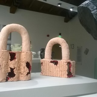 Al Museo della Ceramica di Savona l'opera di El Anatsui, Leone d'oro alla Carriera alla Biennale