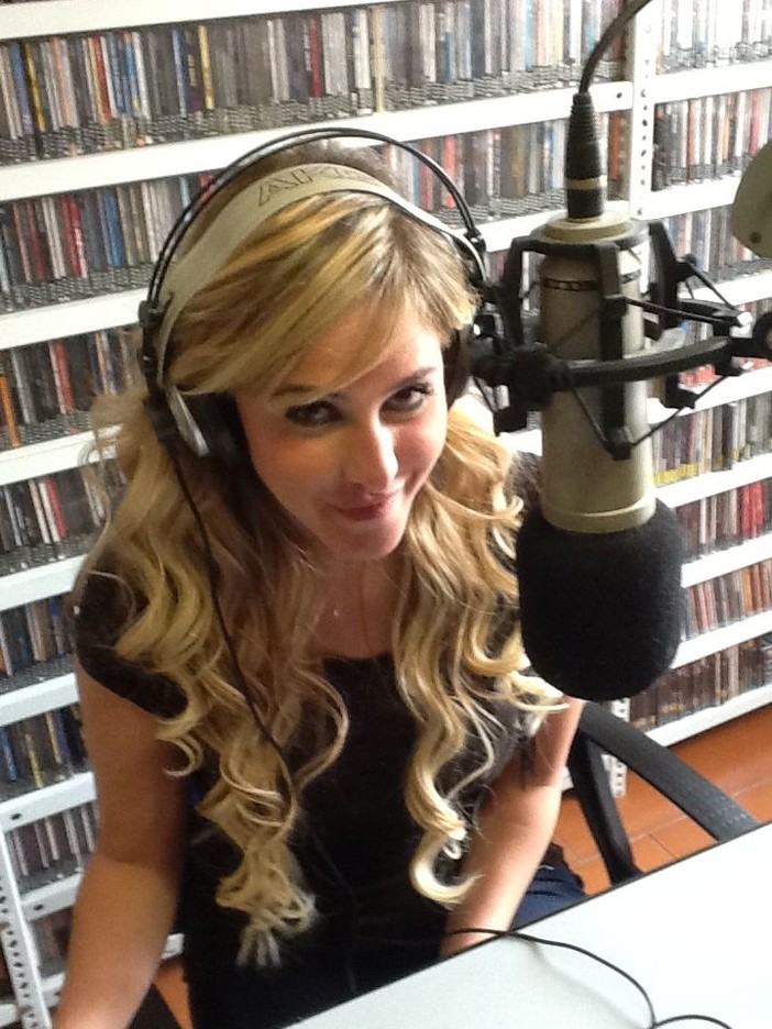 Radio Onda Ligure 101: Elena Ballerini si racconterà ai microfoni radiofonici Radio Onda Ligure 101: Elena Ballerini si racconterà ai microfoni radiofonici