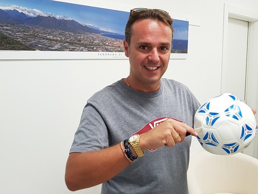 Crollo ponte, Ciangherotti: "Buchiamo il pallone da calcio per fermare, domenica, il campionato della serie A" Crollo ponte, Ciangherotti: "Buchiamo il pallone da calcio per fermare, domenica, il campionato della serie A"