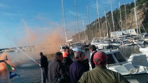 Esercitazione antincendio nel porto di Alassio Esercitazione antincendio nel porto di Alassio