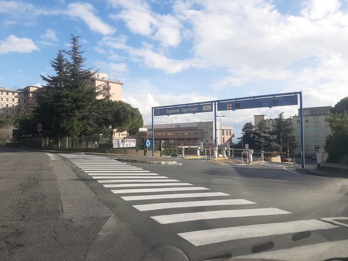 Tentata truffa del finto incidente nel parcheggio del San Paolo, è stata sventata da un'infermiera