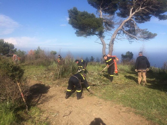 Stato di grave pericolosità per gli incendi boschivi in Liguria, divieto di accendere fuochi