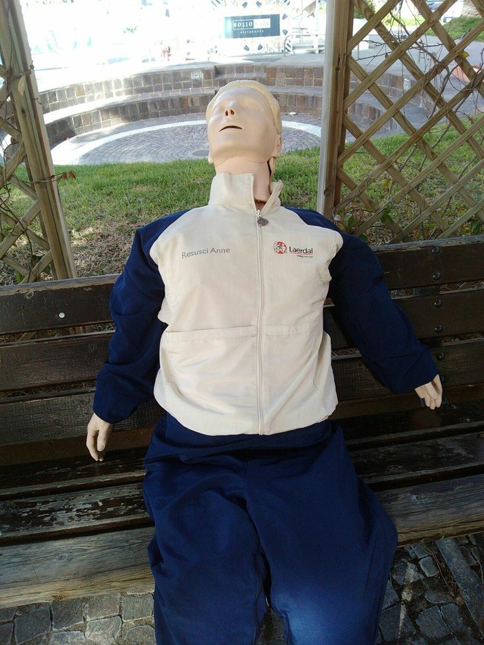 Sul lungomare di Finale un'esercitazione per salvare vite umane (FOTO e VIDEO)