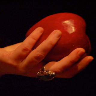 Lo spettacolo "Eva" protagonista al Teatro Sacco di Savona