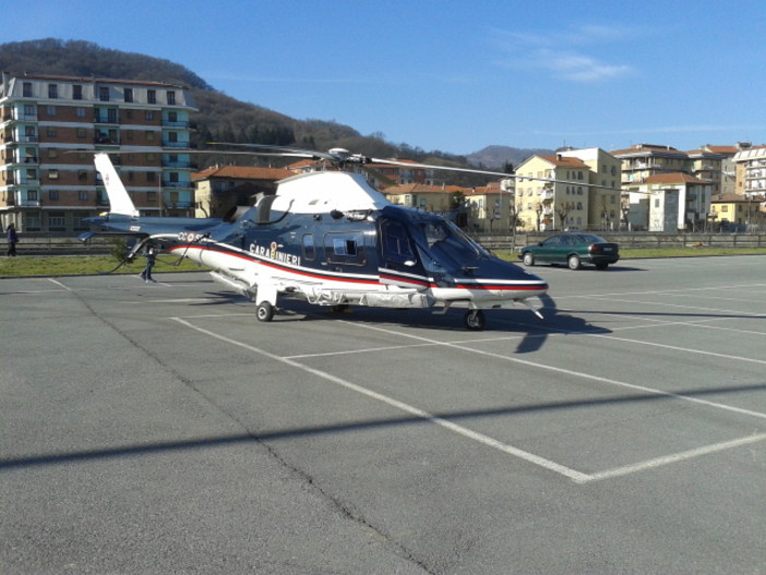 Elicottero dei carabinieri in azione per contrastare i furti in appartamento Elicottero dei carabinieri in azione per contrastare i furti in appartamento