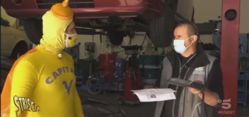 Targhe prova? Non per le auto d'epoca. Da un'officina finalese il caso sbarca a "Striscia la Notizia"