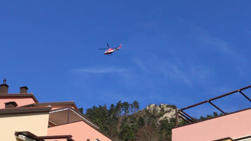 Guida biker infortunata sui sentieri del Melogno. Mobilitato l'elisoccorso Drago