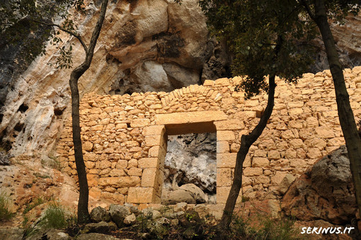 A Finale Ligure un'escursione alle grotte nascoste di Perti