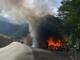 Zuccarello, esplode il serbatoio di un camper: portone della chiesa in fiamme, danneggiati i vetri (FOTO)