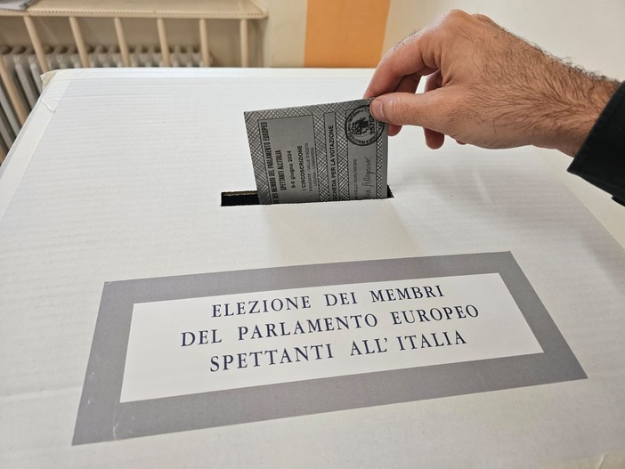La provincia al voto europeo tende sempre più al bipolarismo; il “terzo polo” dei moderati sotto la soglia di sbarramento La provincia al voto europeo tende sempre più al bipolarismo; il “terzo polo” dei moderati sotto la soglia di sbarramento