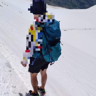 Escursionista in bermuda e scarpe non adatte sulla cima del Breithorn, soccorso alpino Liguria: "Fondamentale indossare un abbigliamento adatto"