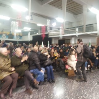 Primarie Pd, bagno di folla per Elly Schlein alla Sala Chiamata, "Nel partito c'è voglia di riscatto" (Foto e video)